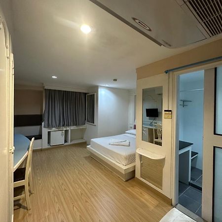 Royal Garden Home Hotel Bangkok Eksteriør bilde