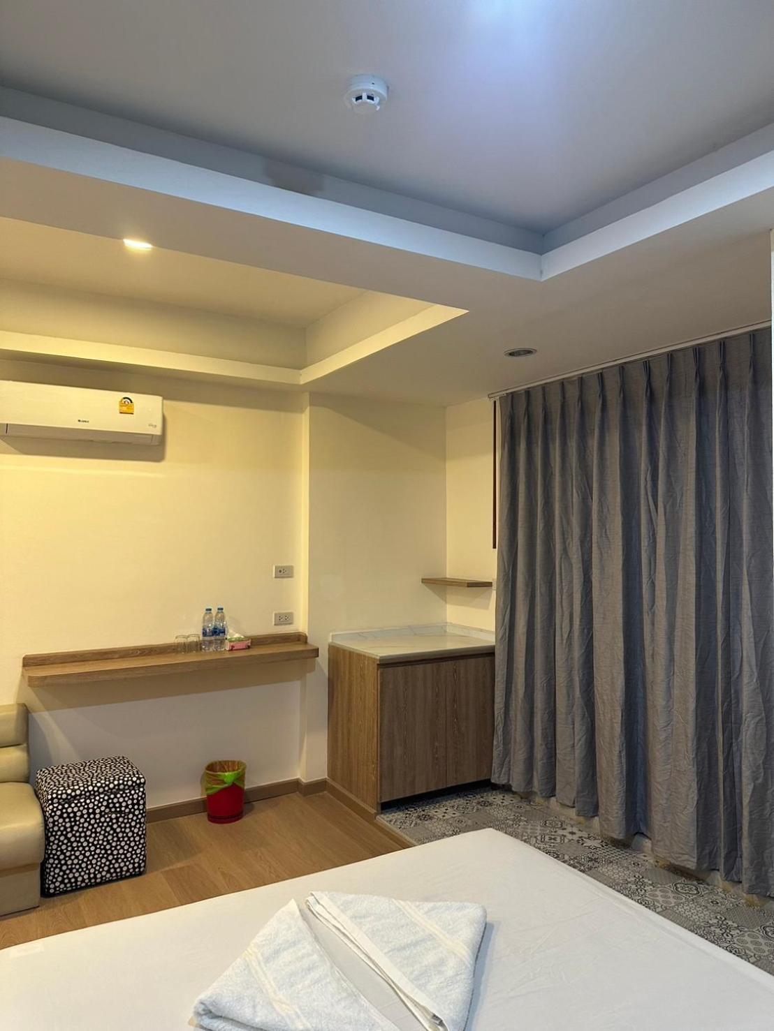 Royal Garden Home Hotel Bangkok Eksteriør bilde