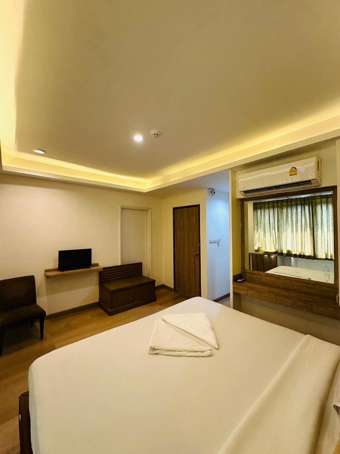 Royal Garden Home Hotel Bangkok Eksteriør bilde