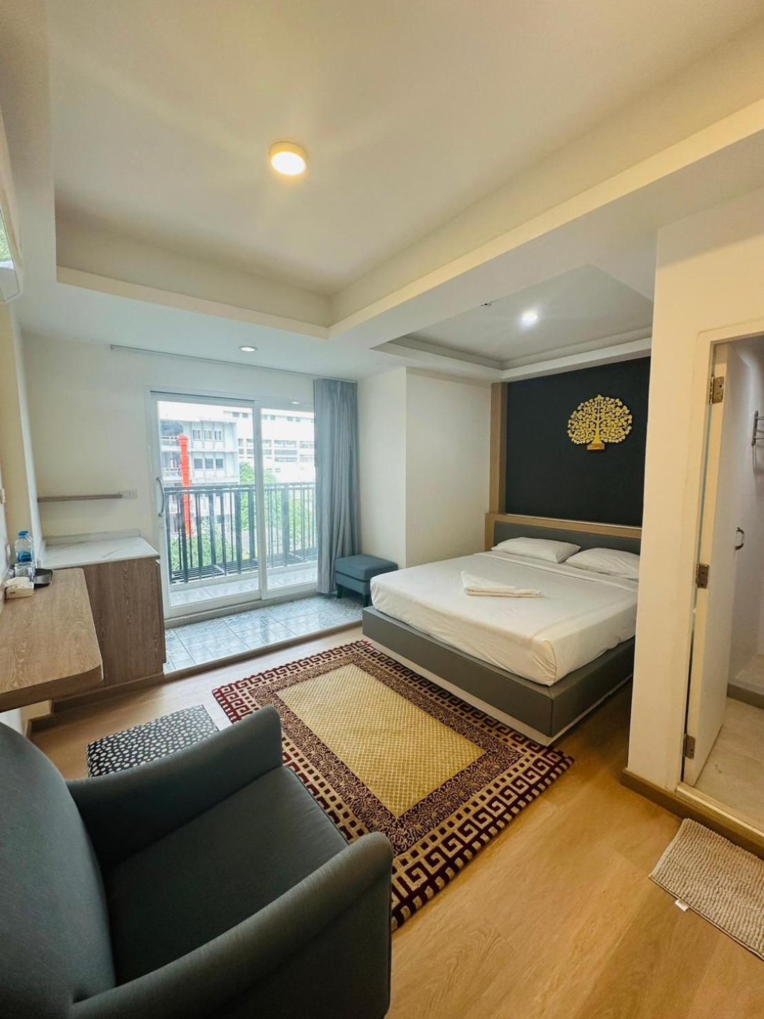 Royal Garden Home Hotel Bangkok Eksteriør bilde