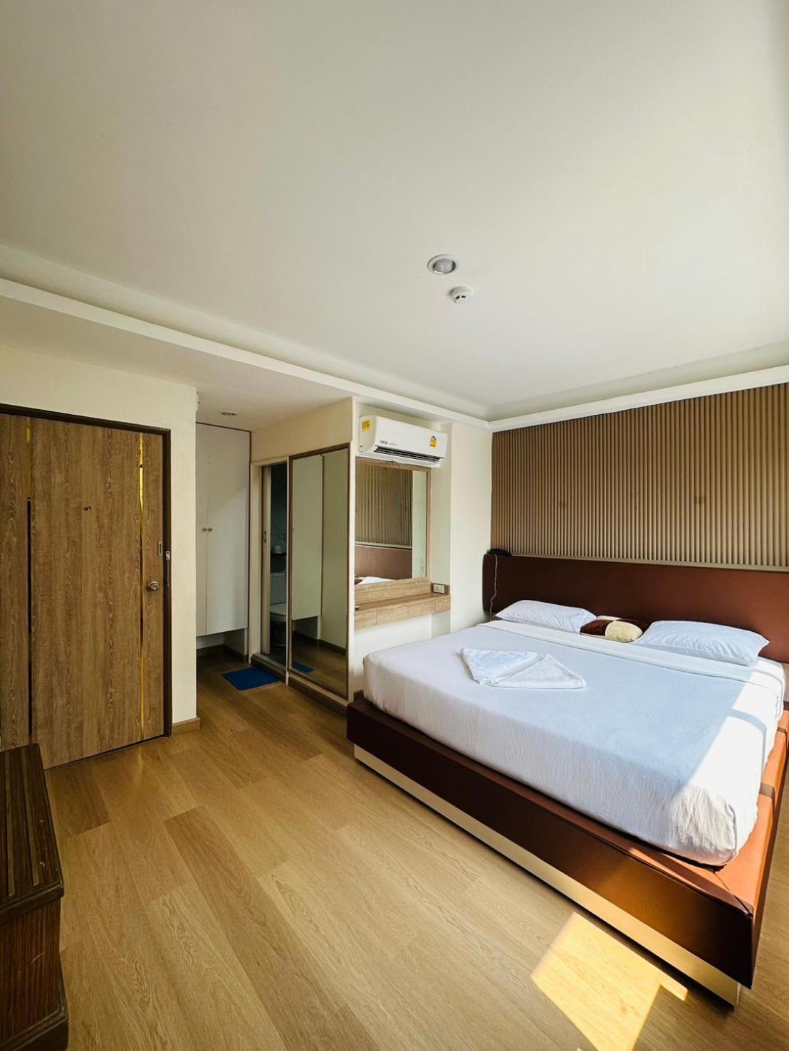 Royal Garden Home Hotel Bangkok Eksteriør bilde
