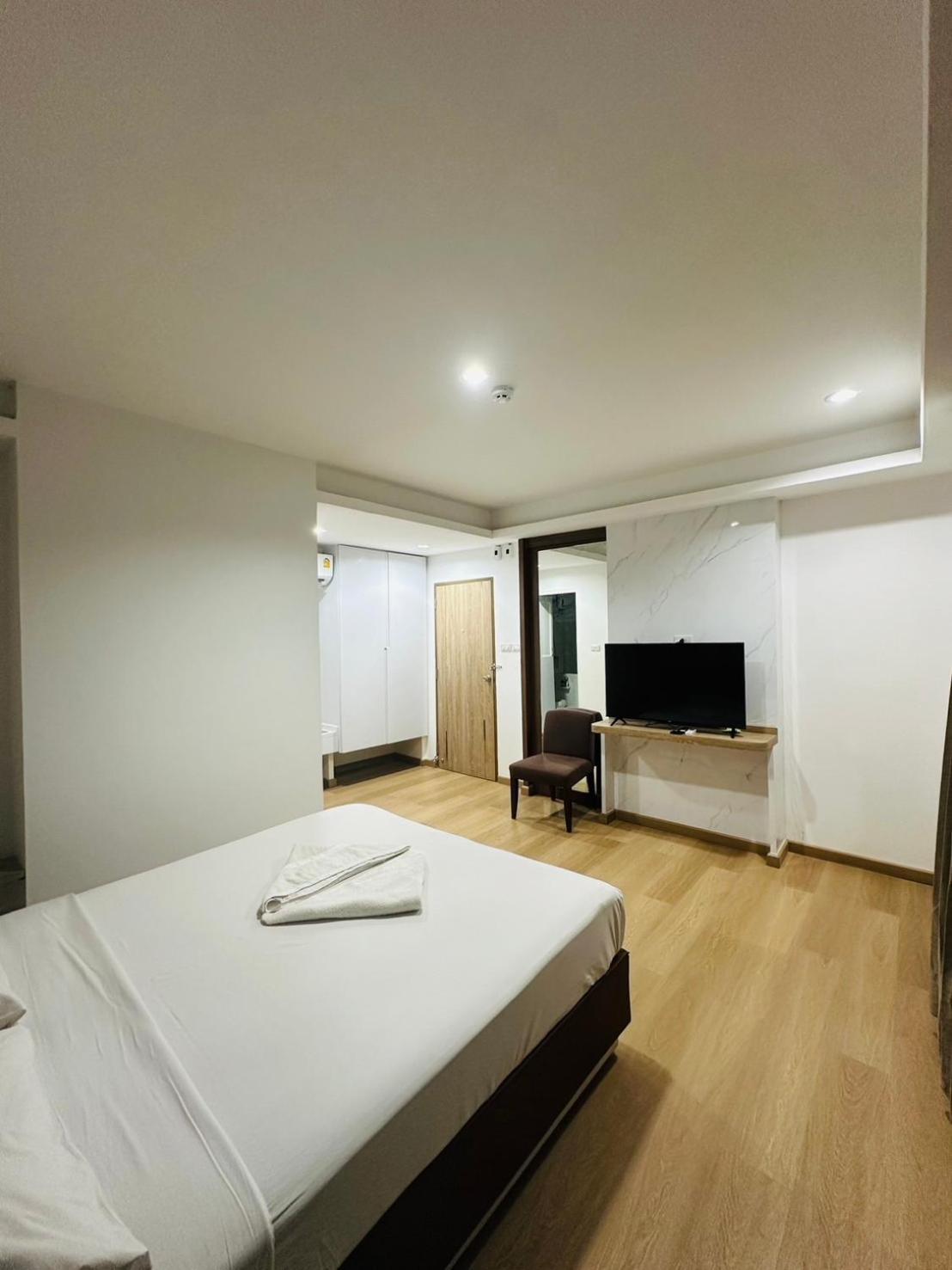 Royal Garden Home Hotel Bangkok Eksteriør bilde