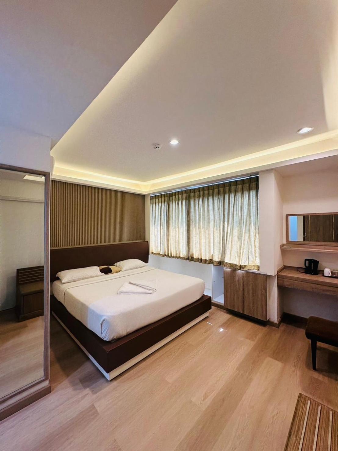 Royal Garden Home Hotel Bangkok Eksteriør bilde