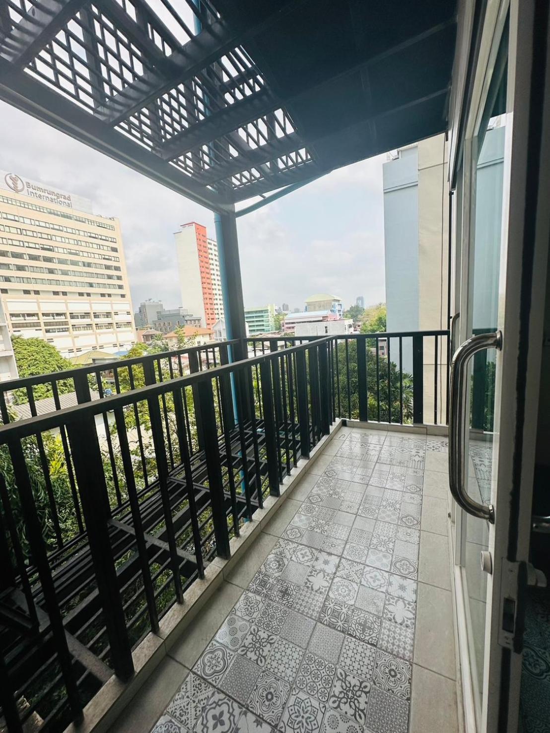 Royal Garden Home Hotel Bangkok Eksteriør bilde