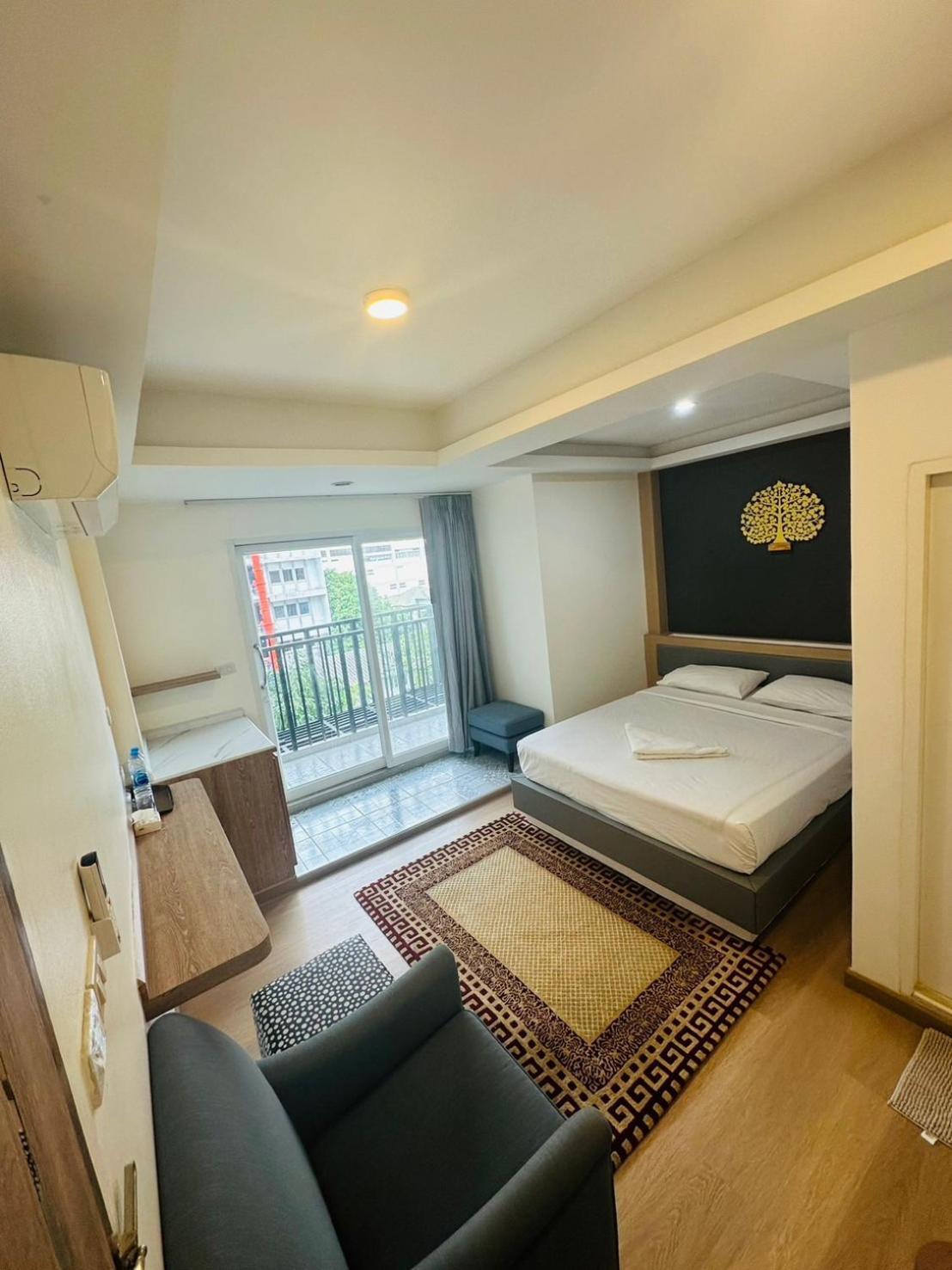 Royal Garden Home Hotel Bangkok Eksteriør bilde